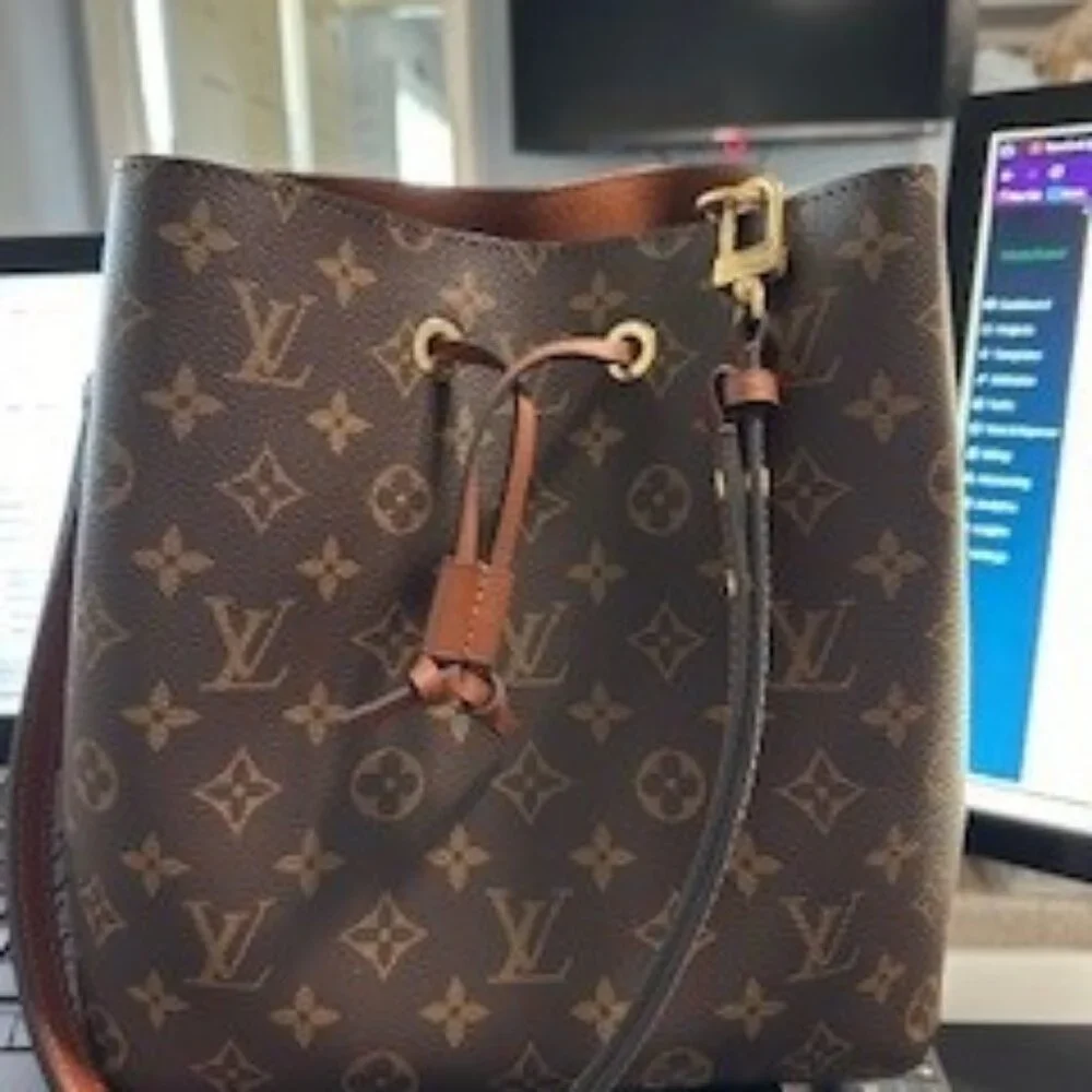 Louis Vuitton NeoNoe MM - Picture 1 of 6